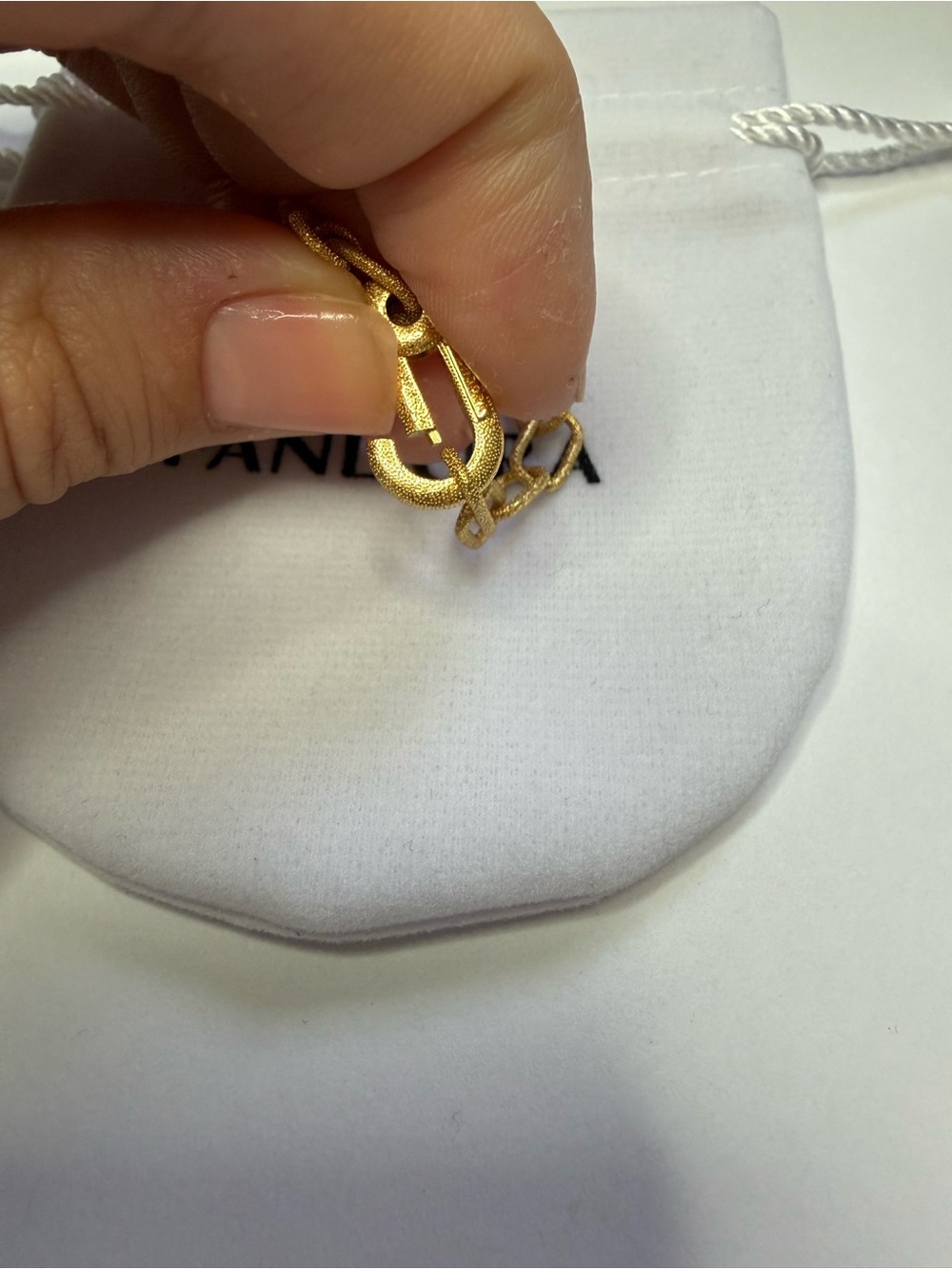 Pandora Small-Link Chain Bracelet
14k gold plating 7 inch - Picture 6 of 10